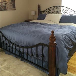King duvet cover king pillow shams, dust ruffle